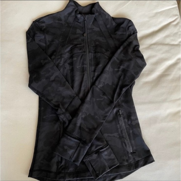 - Lululemon define jacket size 8 - Picture 7 of 7